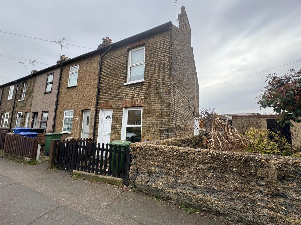 Property photo 1 of 12 Dock Road