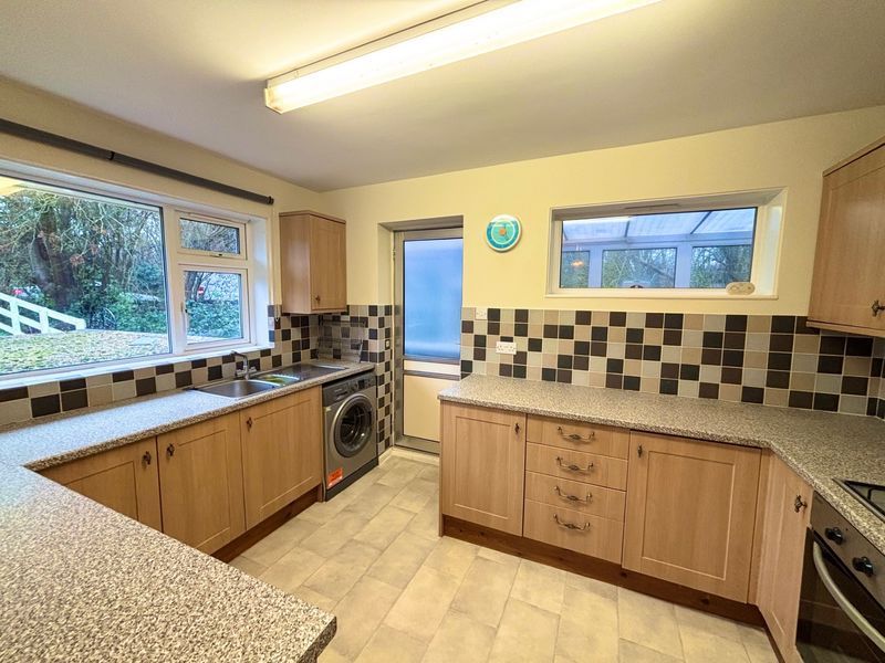 Property photo 3 of 7 Photo 4