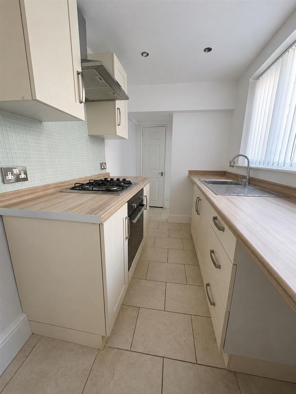 Property photo 2 of 8 Kitchen21_49 Pm.Png