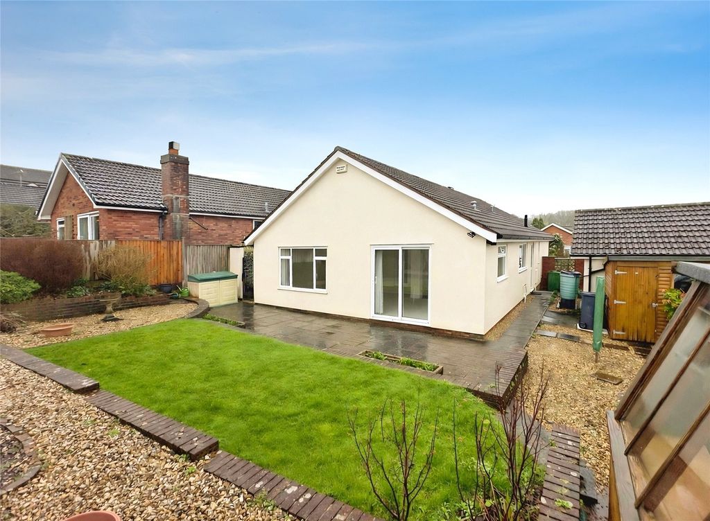 Property photo 2 of 13 Picture No. 21