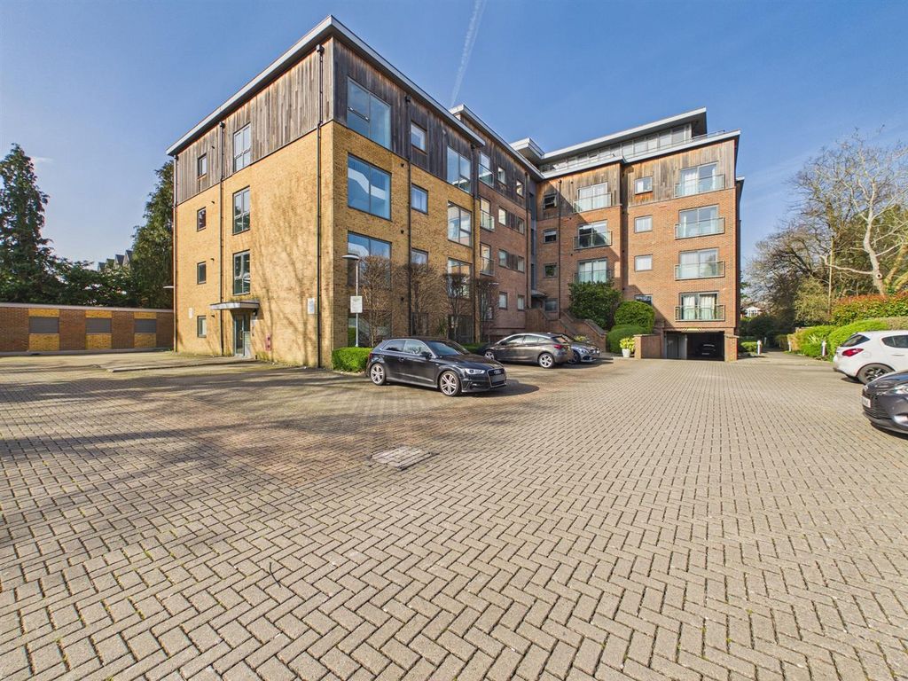 Property photo 1 of 12 Cam05510G0-Pr0170-Still002.Jpg