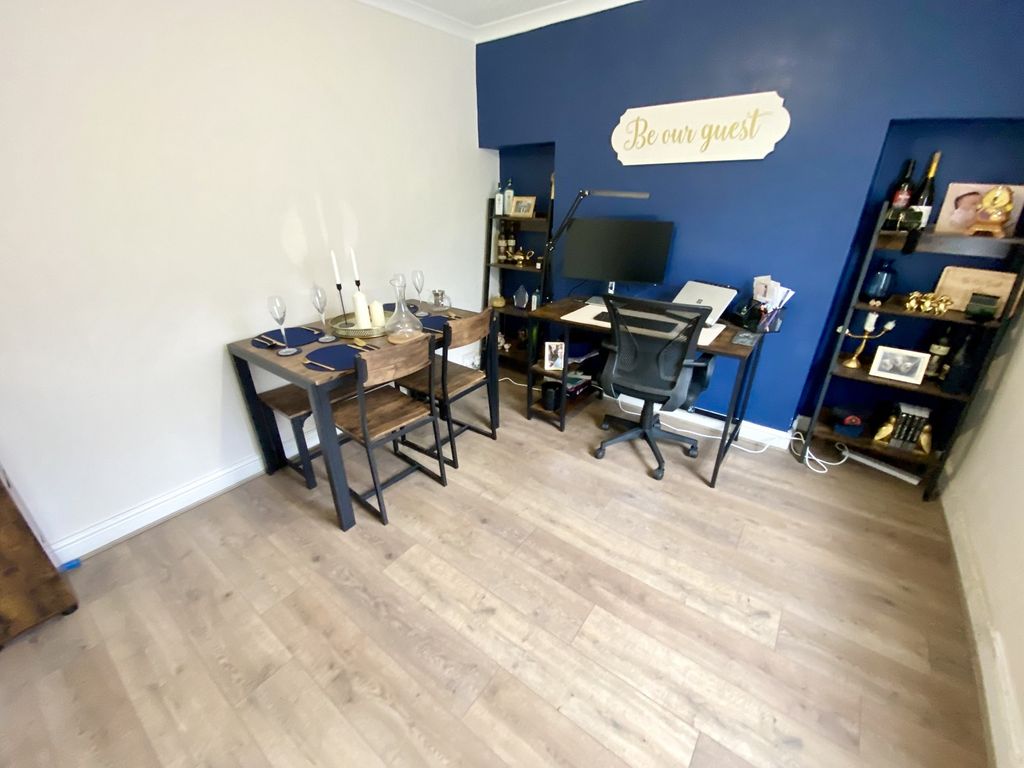 Property photo 3 of 10 Dining Room