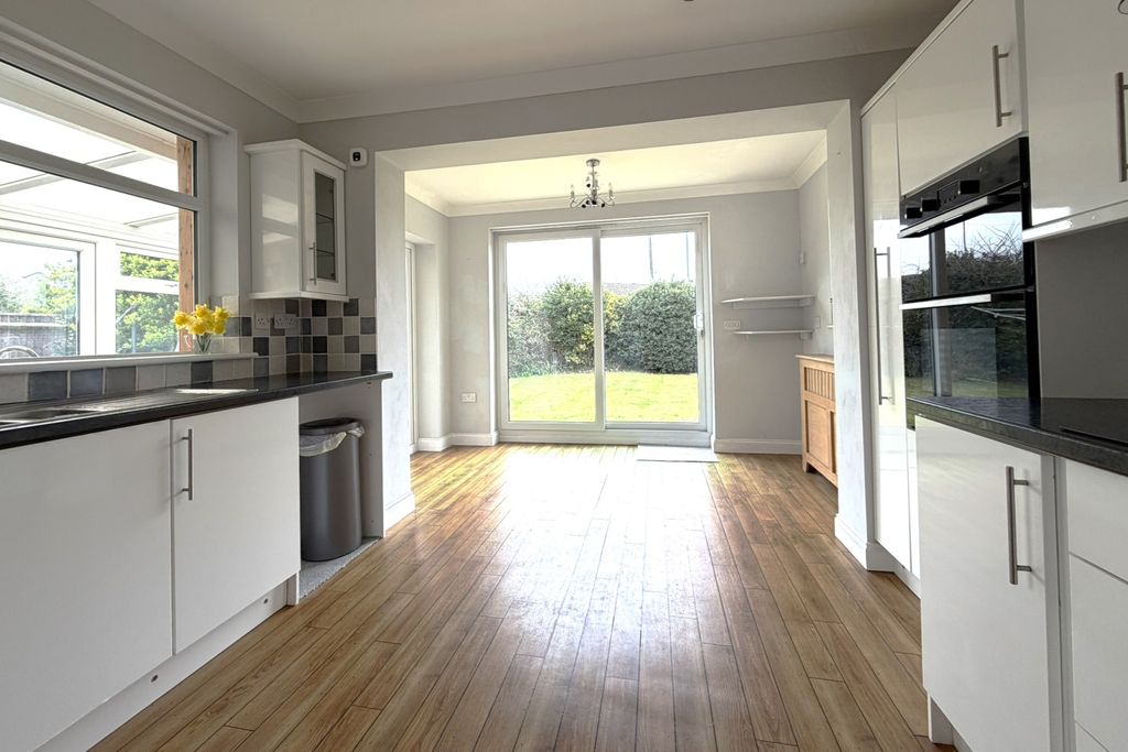 Property photo 3 of 13 Gallery