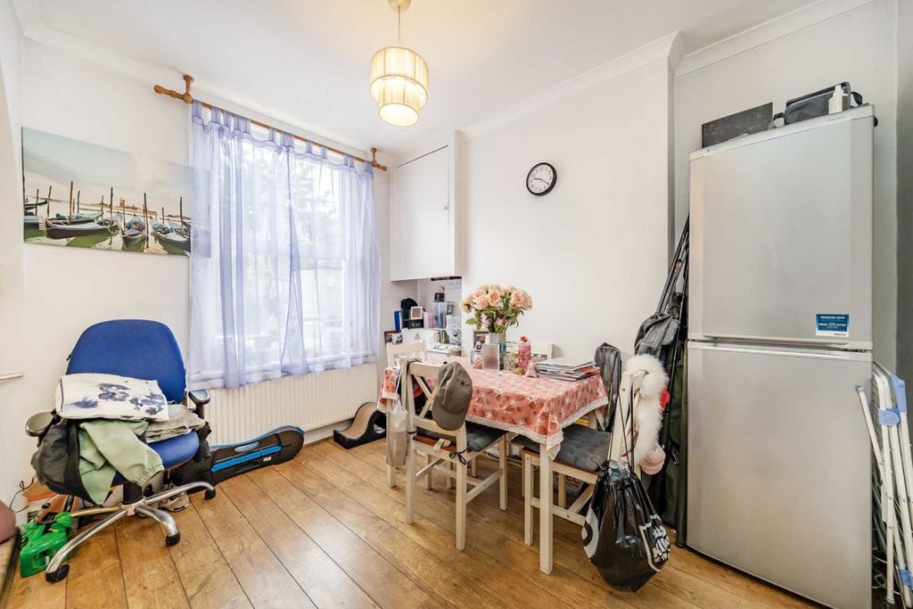 Property photo 3 of 6