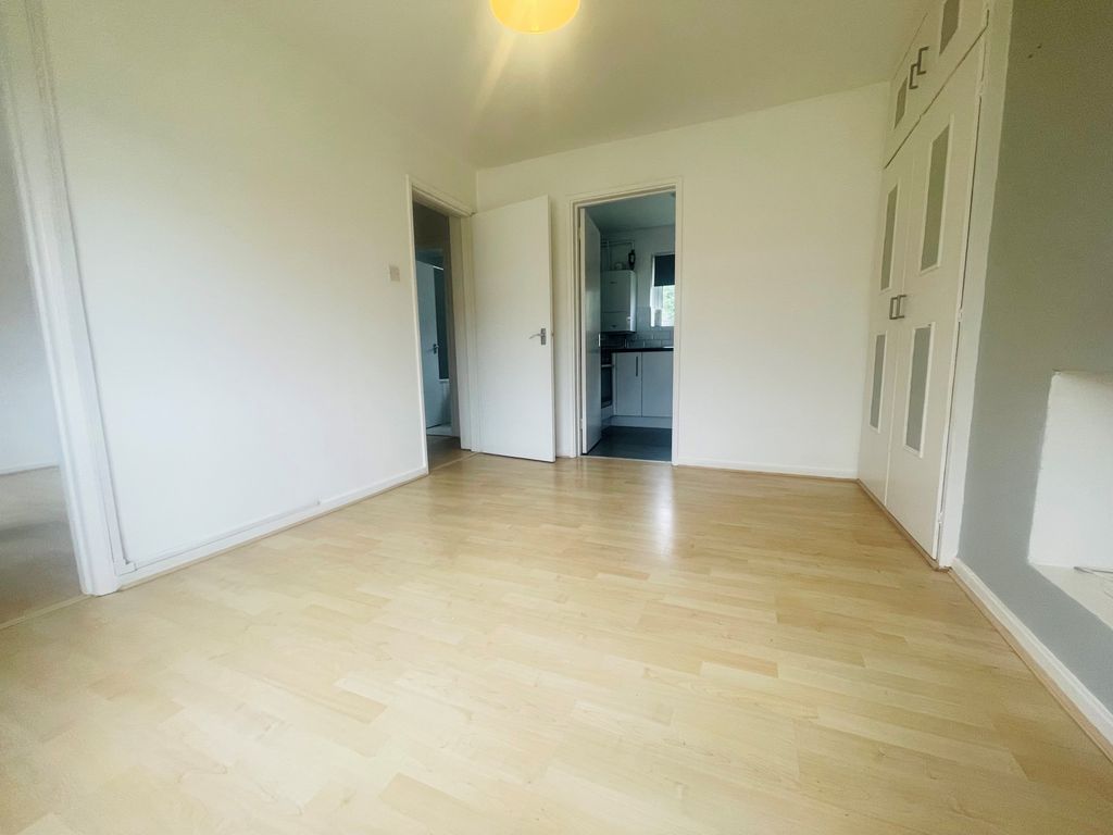 Property photo 3 of 5 Living Room