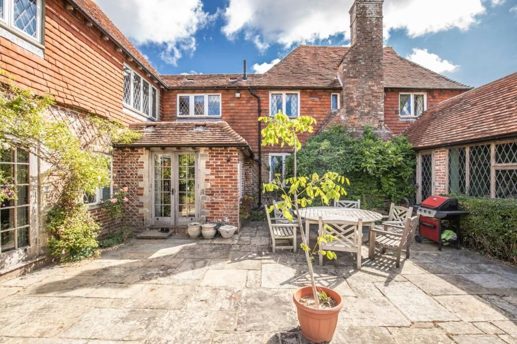 Property photo 2 of 34