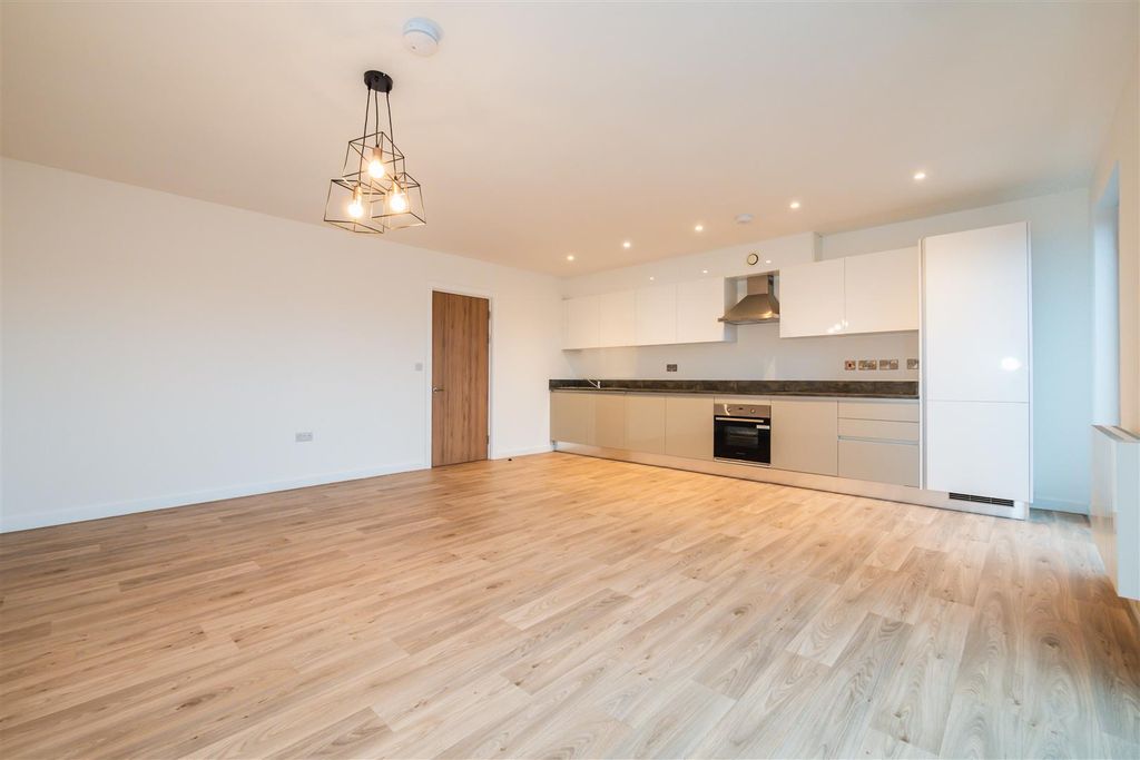 Property photo 3 of 21 P1588762.Jpg