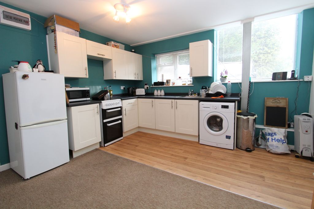 Property photo 1 of 7 Photo 01