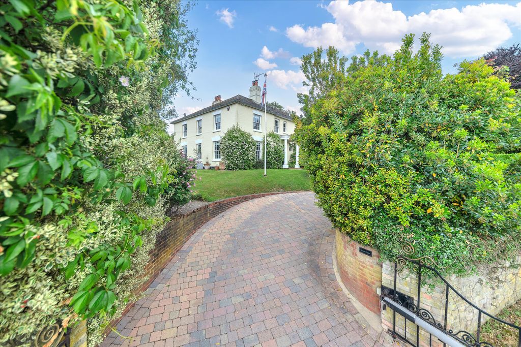 Property photo 1 of 18 Image