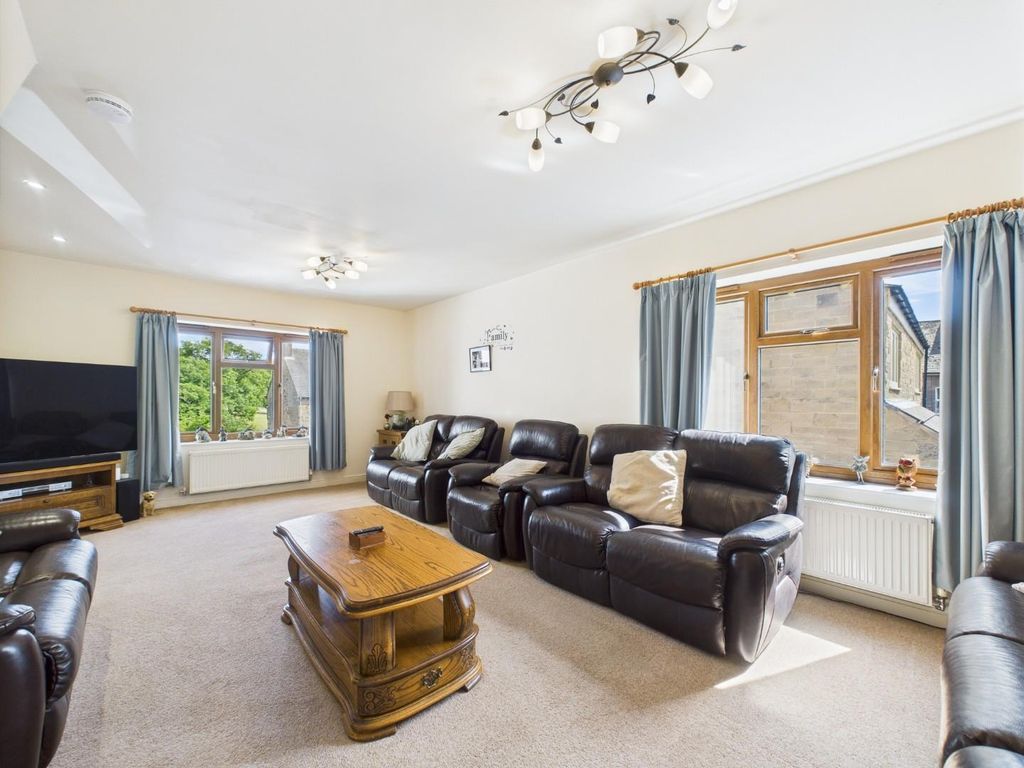 Property photo 3 of 58 Sitting Room