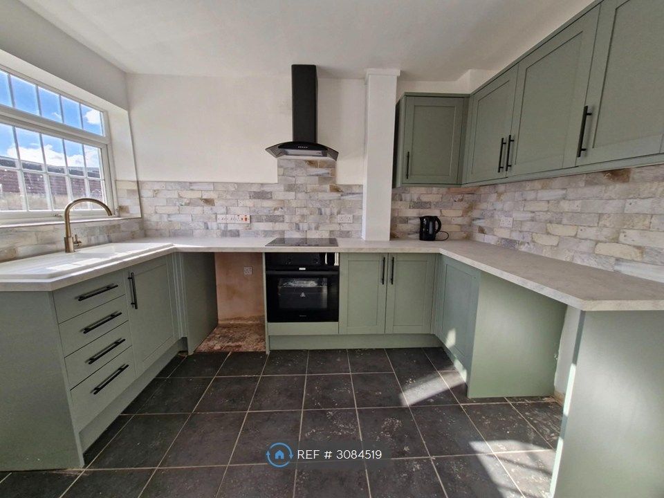 Property photo 1 of 16 Kitchen