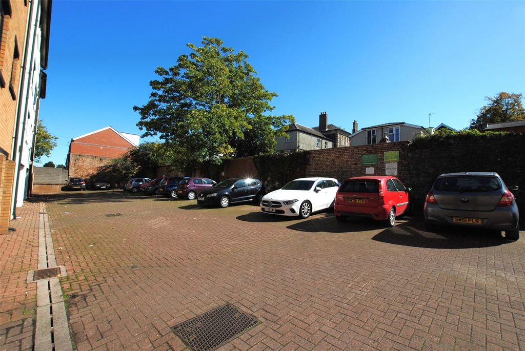 Property photo 2 of 12 Picture No. 08