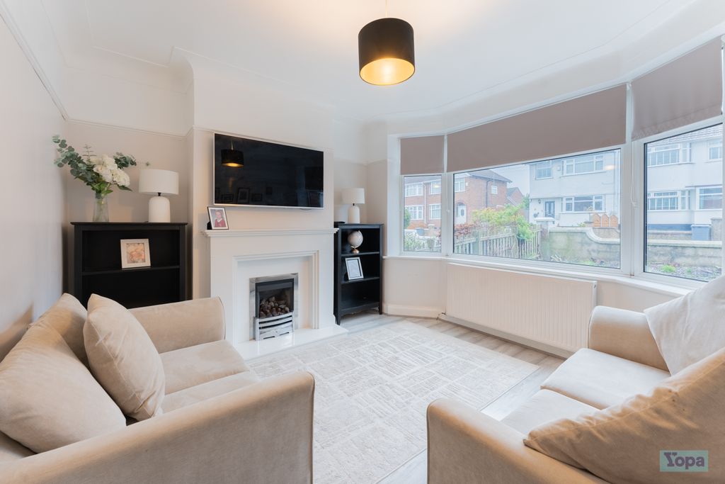 Property photo 2 of 17 Living Room