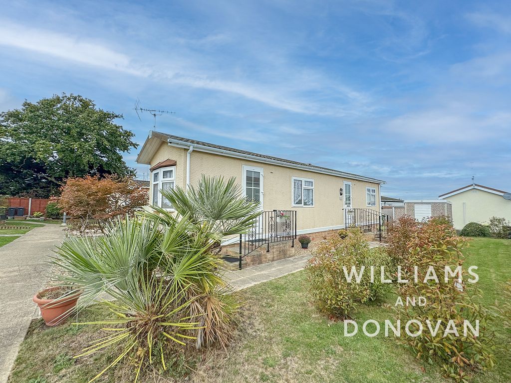 Property photo 1 of 12 Watermark