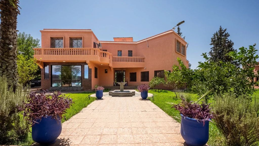 Property photo 2 of 27