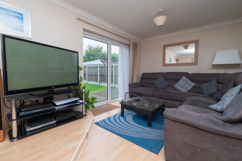 Property photo 2 of 12 Picture 2