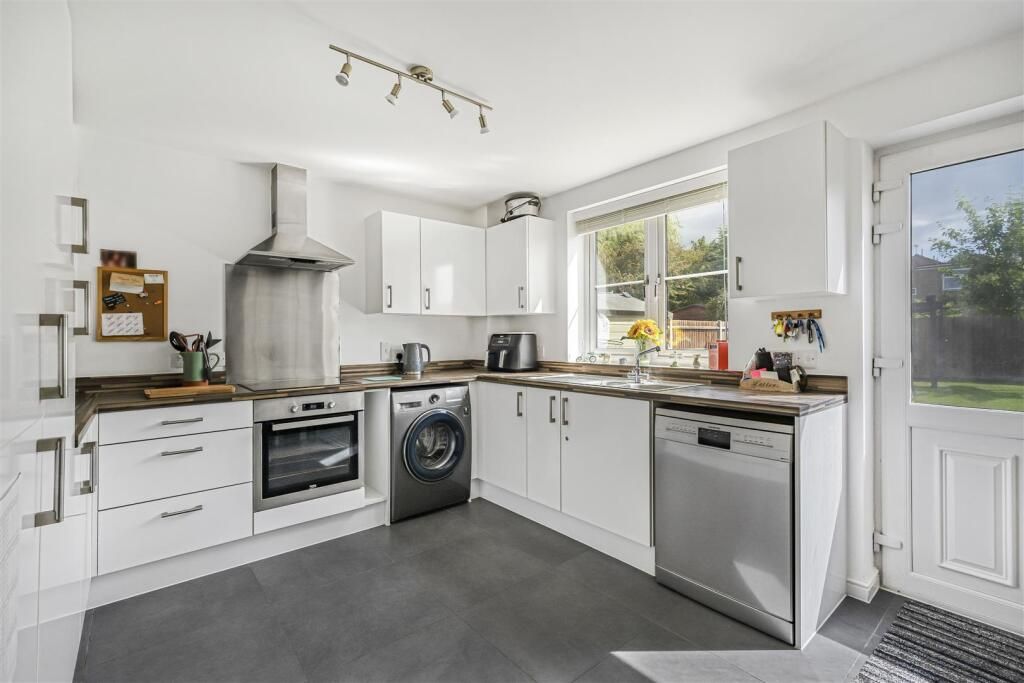 Property photo 2 of 17 Kitchen Diner