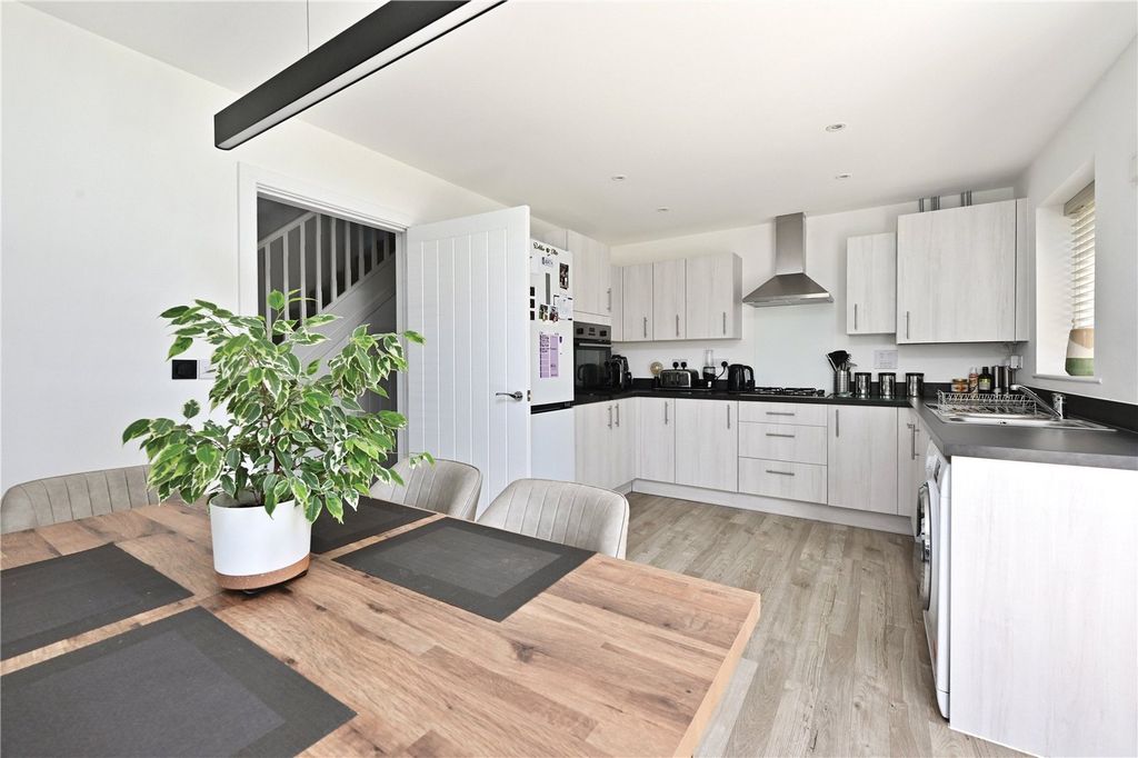 Property photo 3 of 18 Picture No. 09