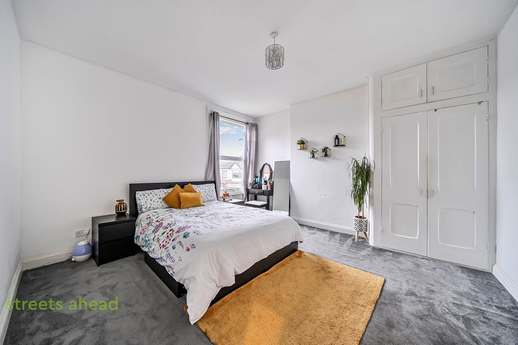 Property photo 3 of 17 Cfc63ee0-80De-4cd...