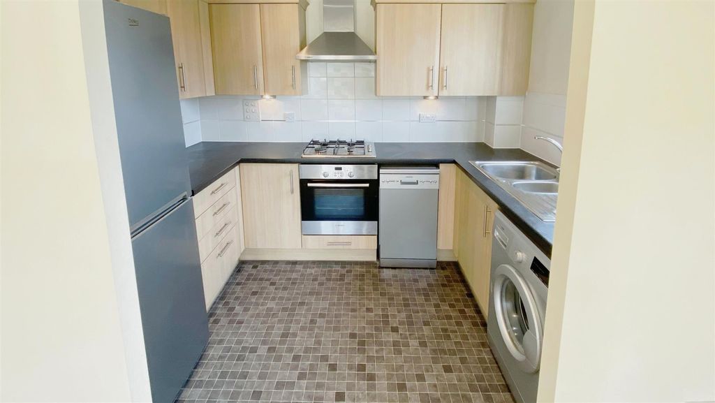 Property photo 3 of 15 Kitchen