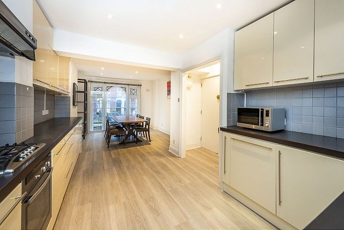Property photo 2 of 23 16A-Wandsworth-Br...