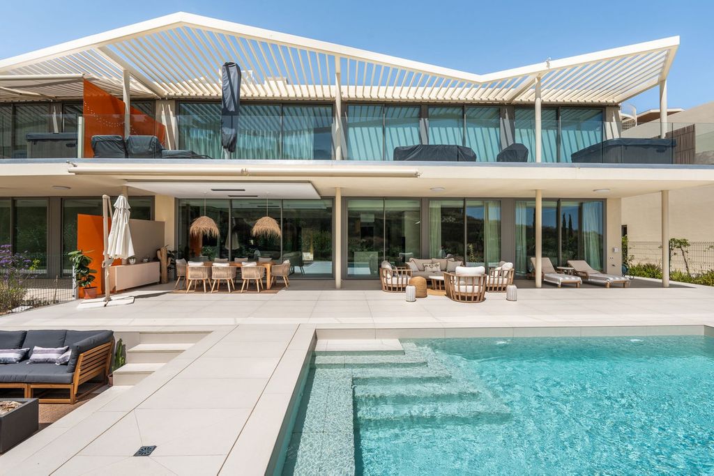 Property photo 1 of 50