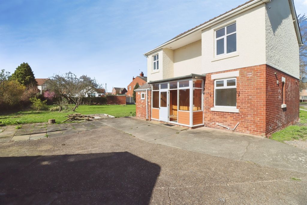 Property photo 2 of 23