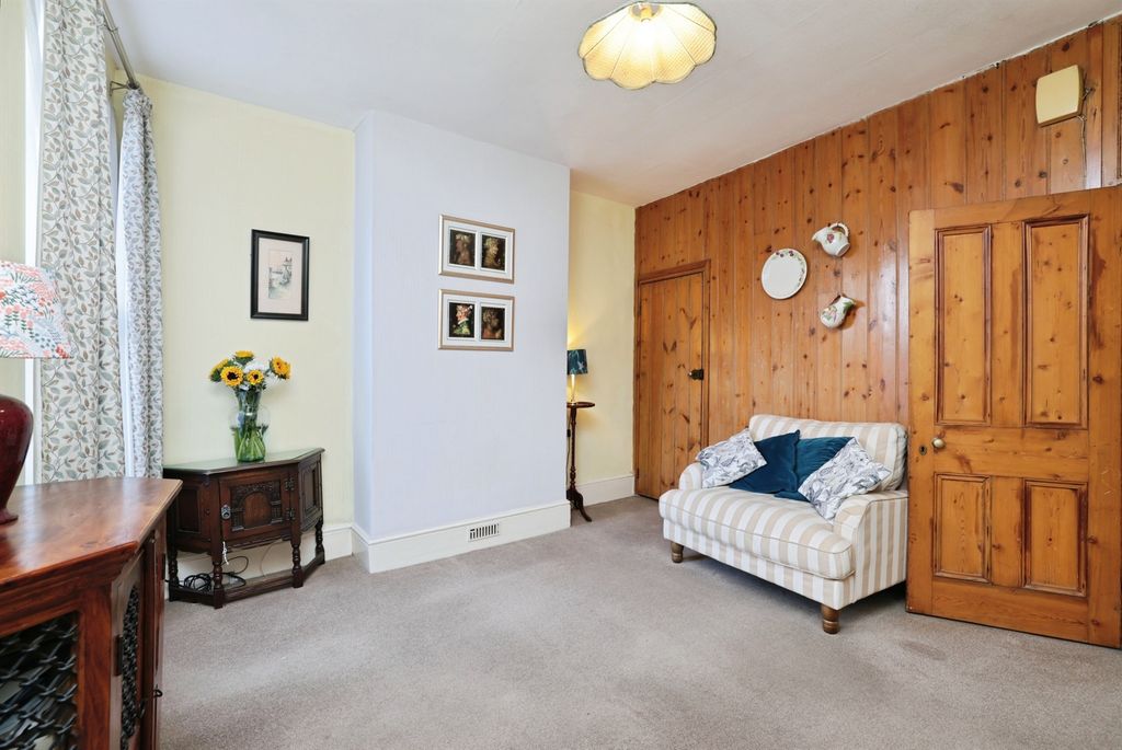 Property photo 3 of 19