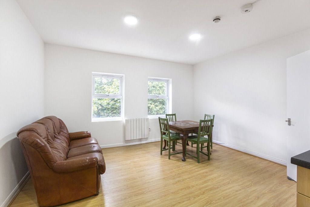Property photo 1 of 8 Reception Room