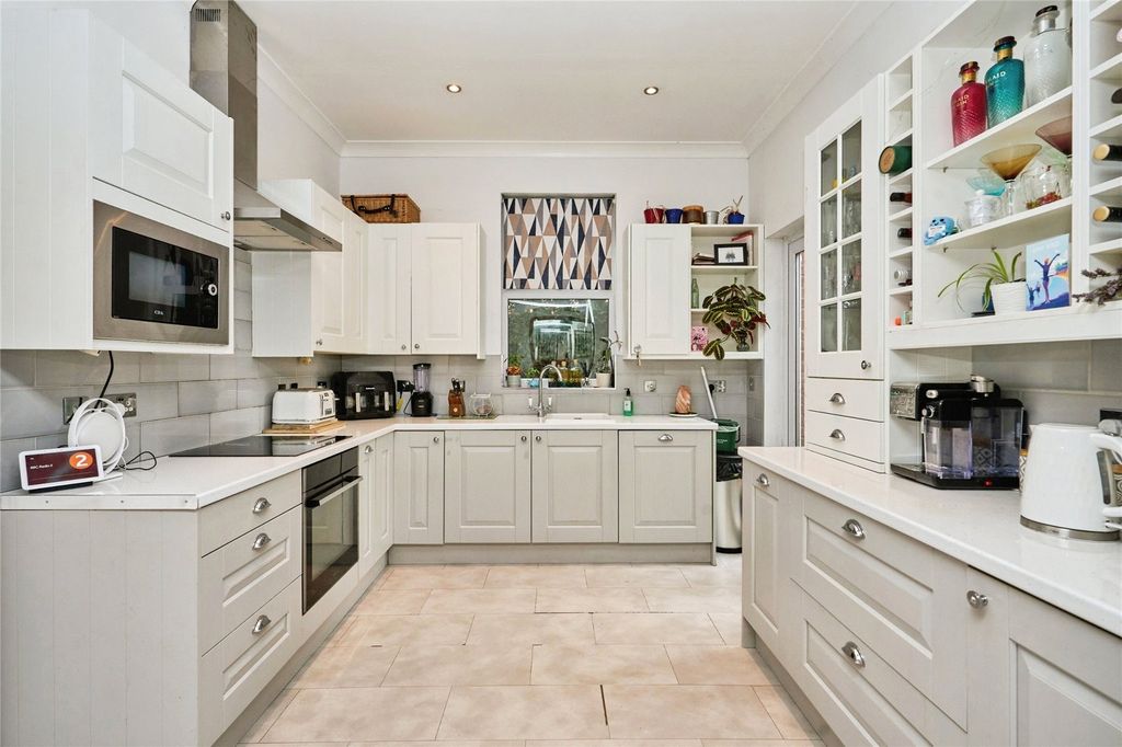 Property photo 3 of 22 Picture No. 23