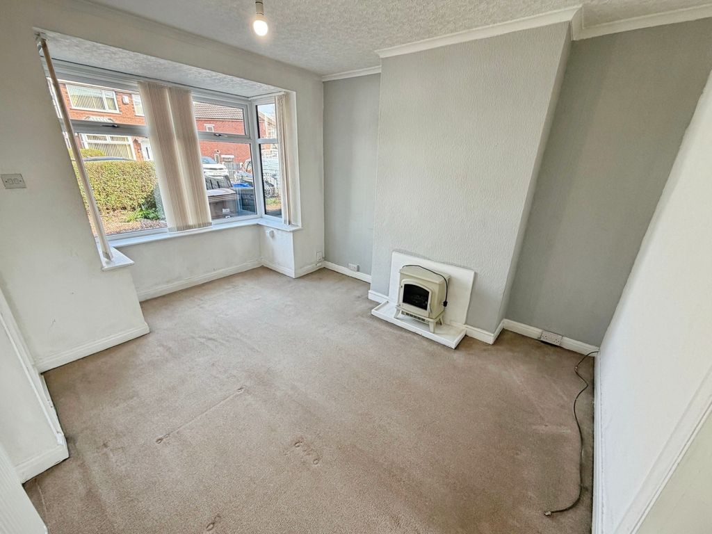 Property photo 2 of 10 Lounge