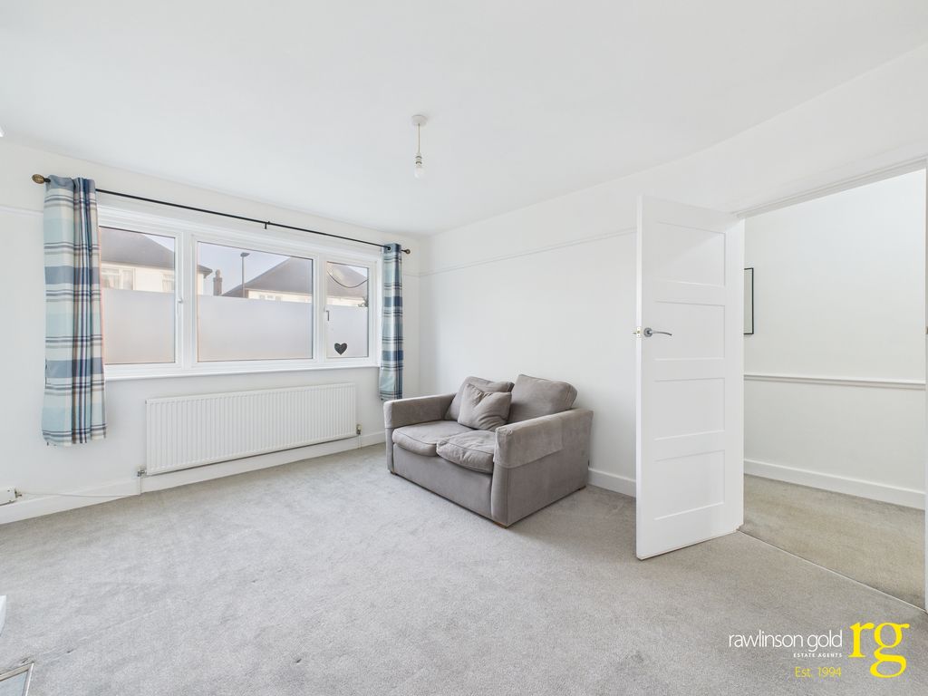 Property photo 3 of 9 Cam02900G0-Pr0310-Still006