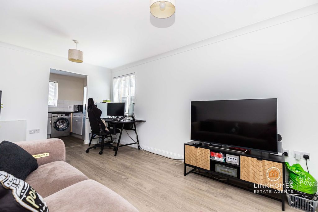 Property photo 2 of 12