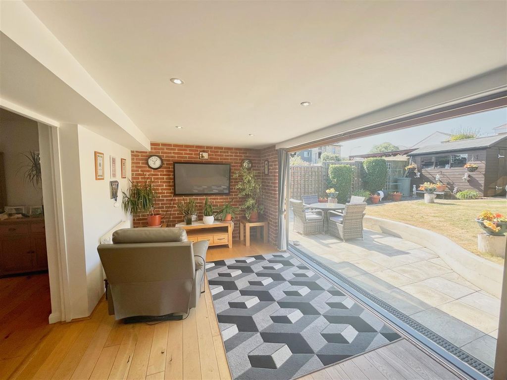 Property photo 2 of 12 6.Jpg