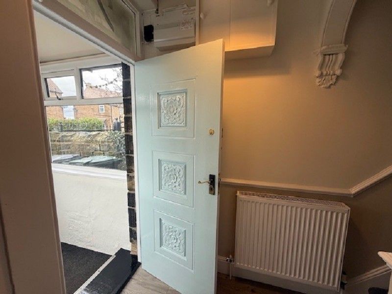 Property photo 3 of 11 Hallway