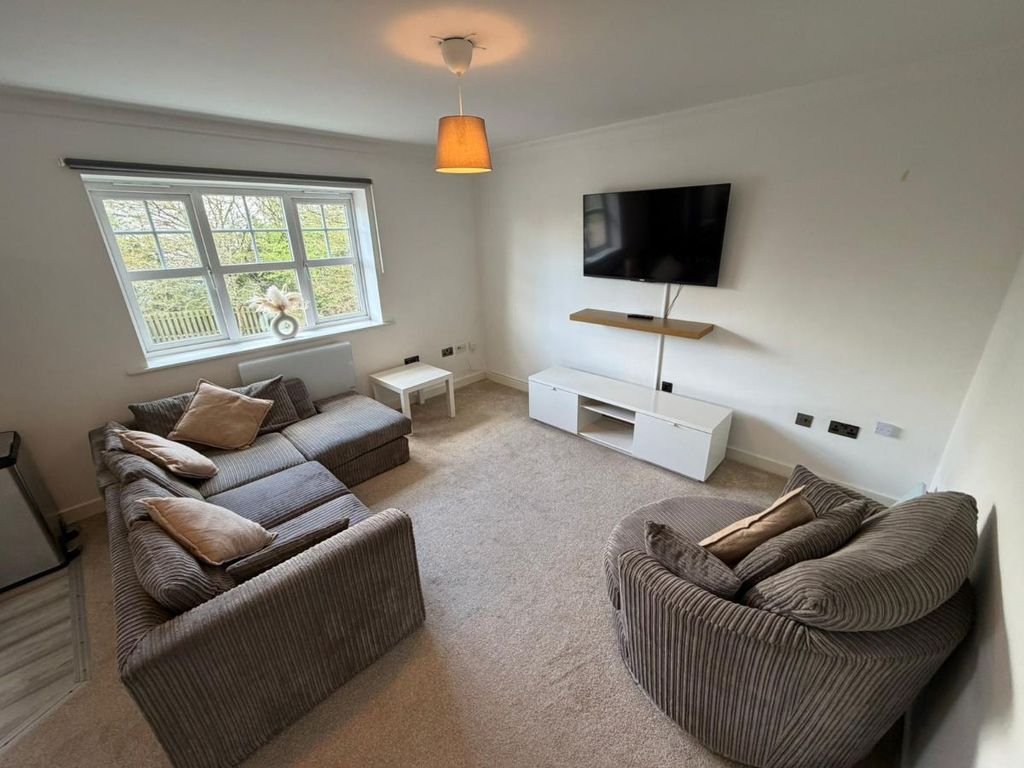 Property photo 3 of 11