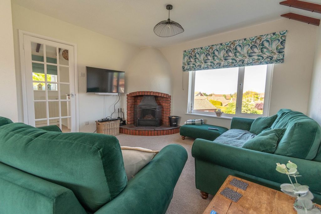 Property photo 3 of 19