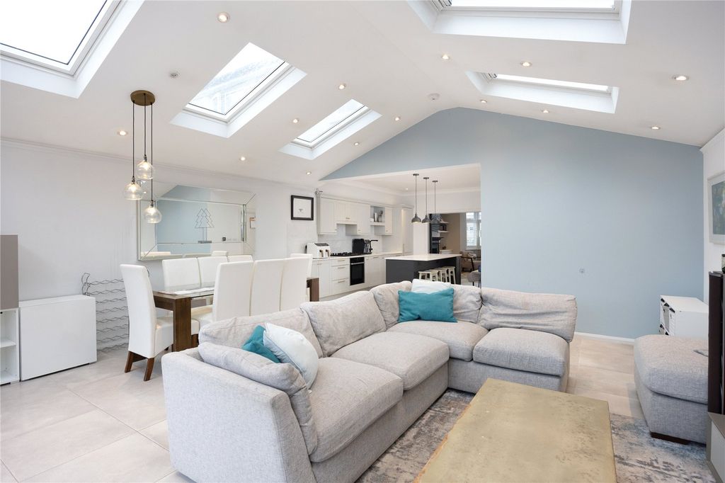 Property photo 3 of 13 Recepton Space