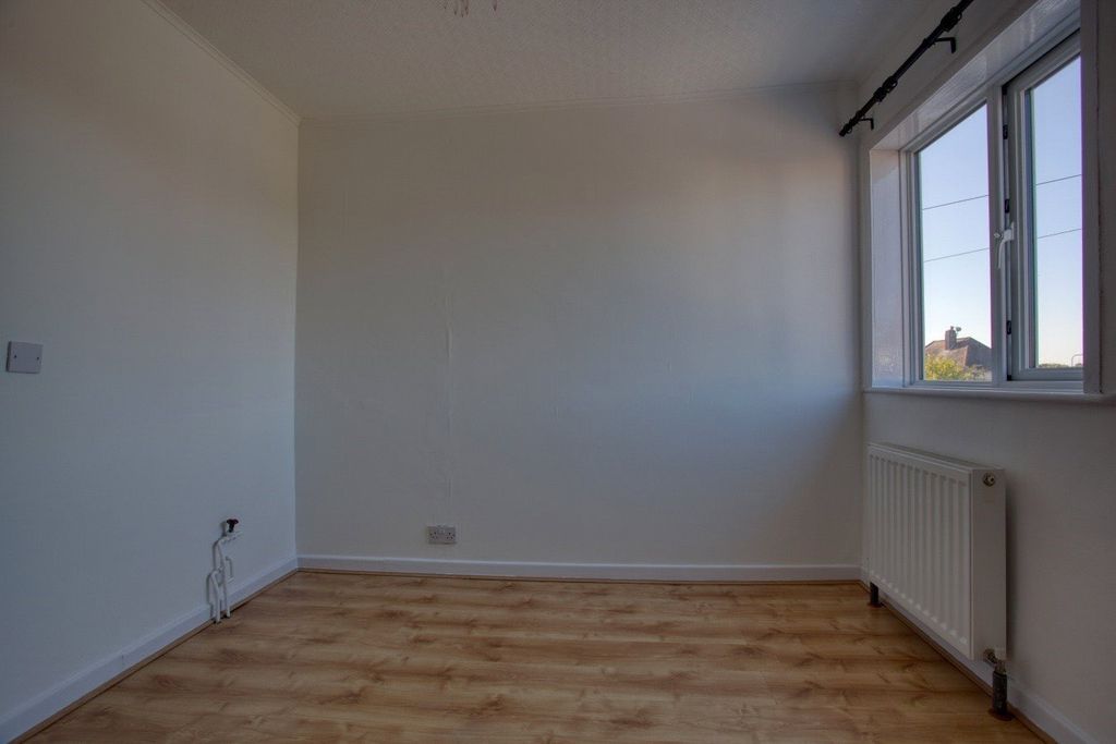 Property photo 3 of 13 Bedroom