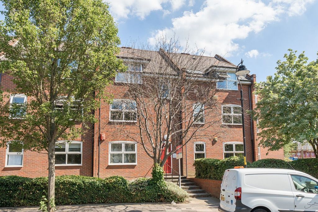Property photo 1 of 16 Picture No. 04