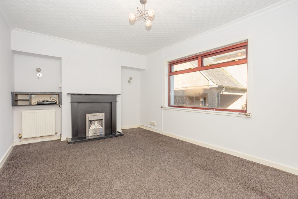 Property photo 3 of 19 Lounge