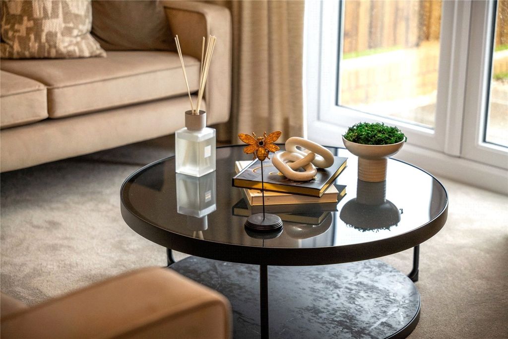 Property photo 3 of 10 Lounge