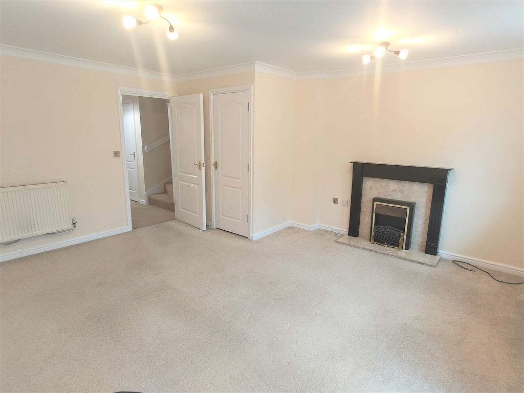 Property photo 3 of 21 Image