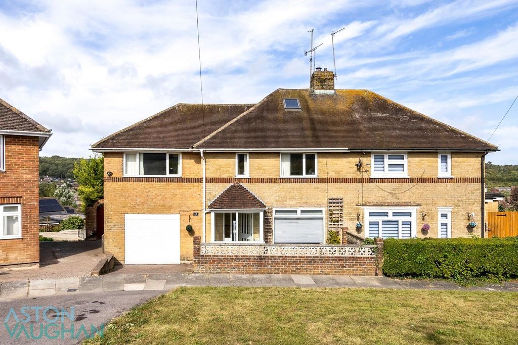 Property photo 1 of 29