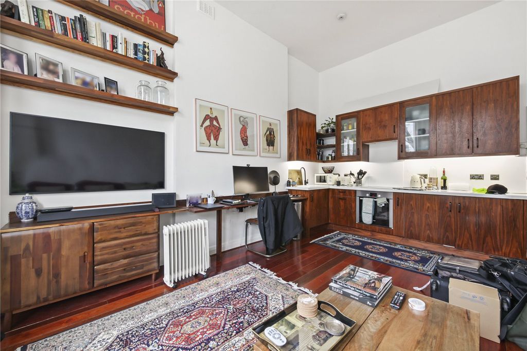Property photo 2 of 7