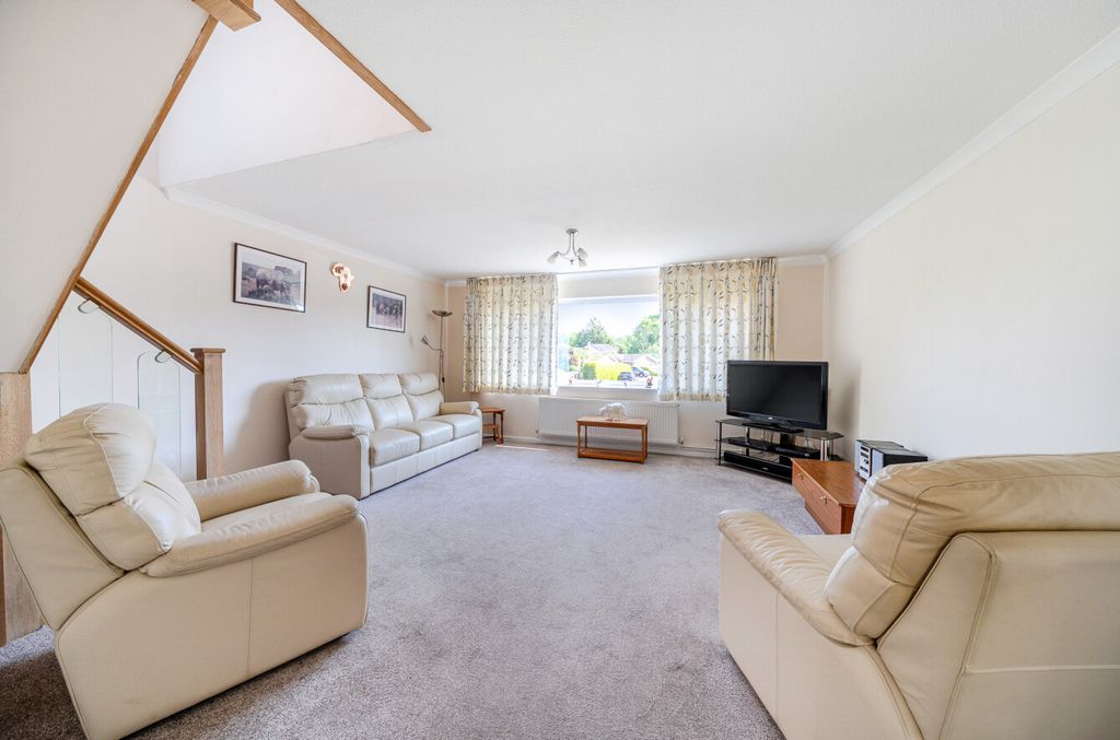 Property photo 2 of 20 1295178-9-6824d12...