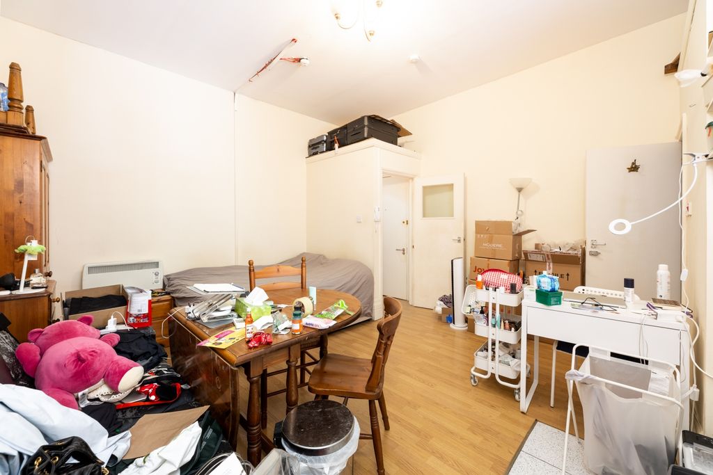 Property photo 3 of 8 Studio (3)