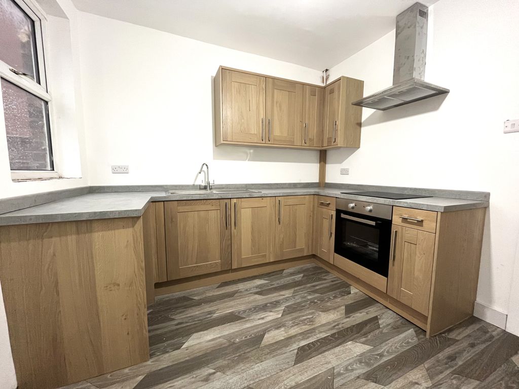 Property photo 2 of 8 Kitchen