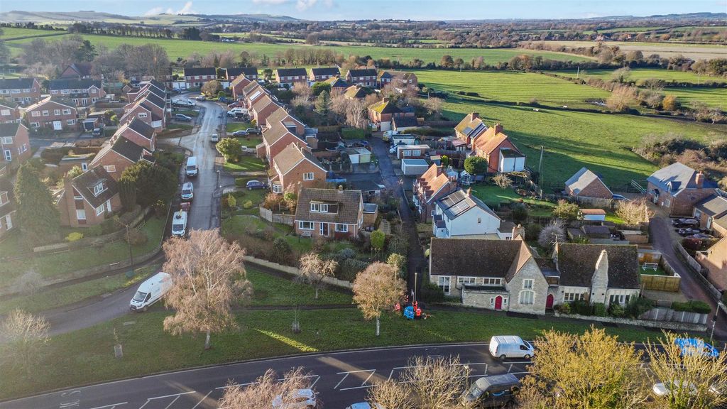 Property photo 2 of 38 13-69304Dbb3F308-1387229-Jpg-13.Jpg