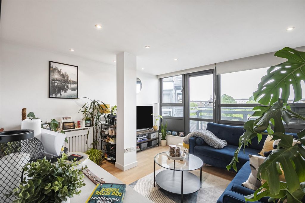 Property photo 1 of 12 Eden_Harper-Courtenay_House-5.Jpg
